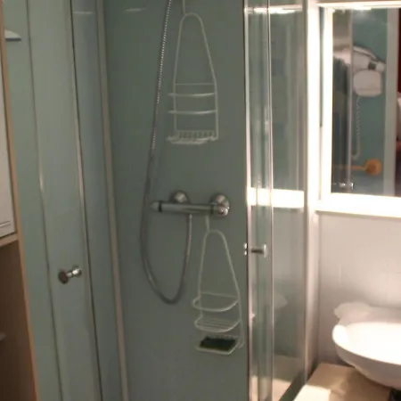 Apartment 4 Personnes, - Balcon, Parking, A 200m Des Remontees Et Commerces - Fr-1-263-3 *
